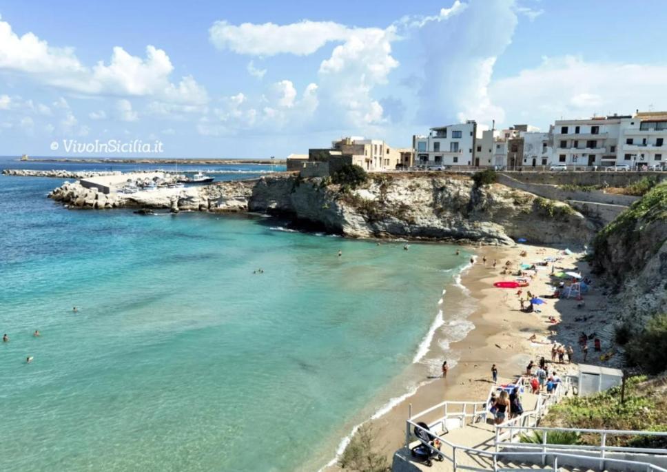 Casa Vacanze Terrasini Duomo エクステリア 写真